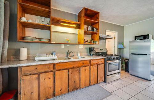 Keaau Apartment on Beautiful Acre with Pool and Deck! - Photo 9