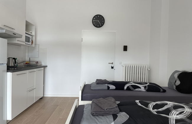 Two-bed studios for fitters - Foto 4