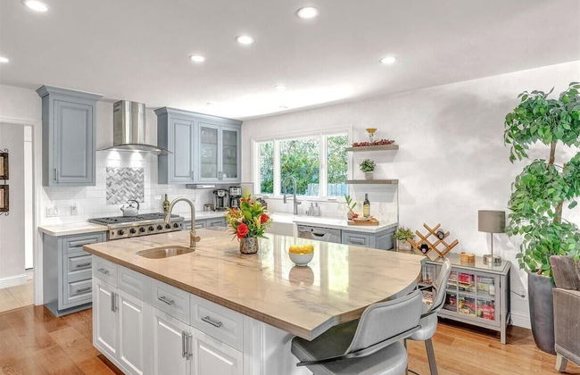 Pebble Beach Barking Seals - 5min Walk to the Beach! - Photo 11