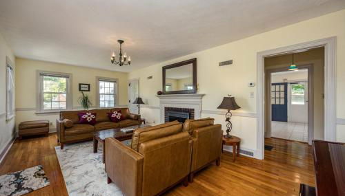 Harrisonburg Hidden Gem Across from JMU & Hotspots - Photo 3