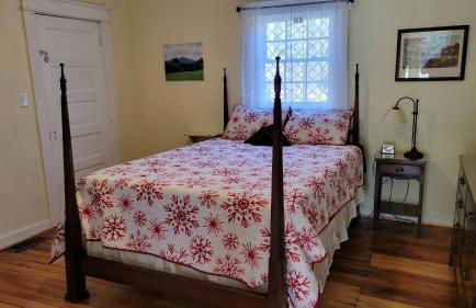 Restored 1900s Historic Home - Jonesboro, VA - Foto 15