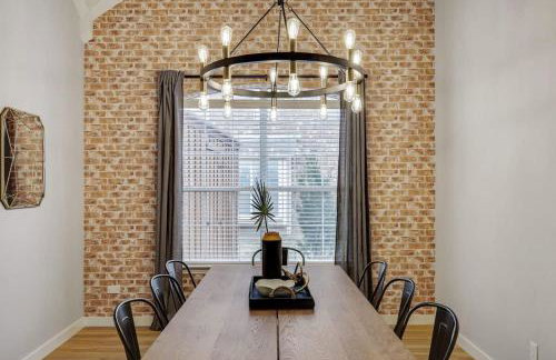 Stylish Spacious Convenient - 6-BD 2 5-BA + Pool - Foto 10