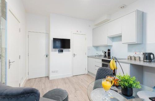 Cozy 1 Bedroom apartment, 30 mins to Oxford street by tube C - Foto 9