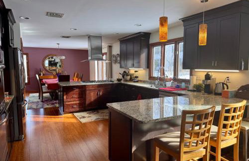 Spacious 4BR Near Beaches WFH Office & Pool - Foto 11