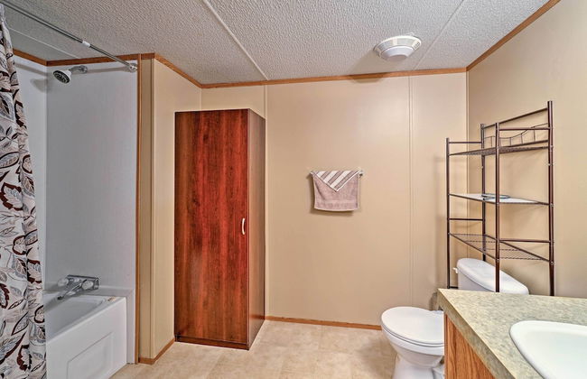 Waterloo Home with Fire Pit - half Mi to Boat Ramp! - Foto 23