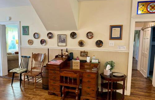 Berkshire Retreat Grand Home with Hot Tub and Large Yard, 5 mins from Jiminy Peak - Foto 39