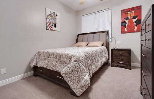 HOLLYHOCK - Pet-Friendly 4BR Heated Pool & Near Golf - Foto 20