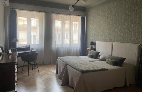 Two bedroom apartment with private parking - Photo 6