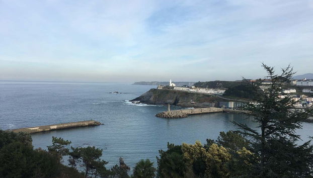 Contemplando las costas de Luarca