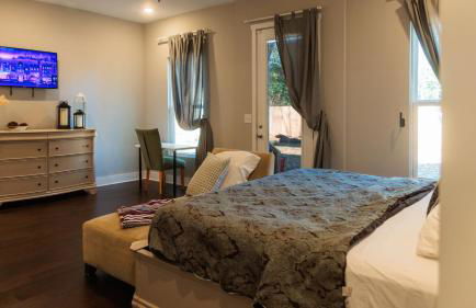 Luxury King Bed Room Private Entry and Bathroom - Foto 10