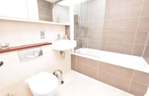 Seaview, Luxury apartment, 2 min walk to Porth Beach - Foto 14