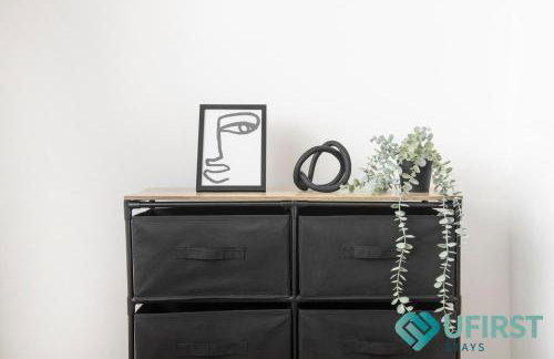 Ideal 4BR Home - Near City Hospital, Sherwood, Clinton Market, QMC & City Centre - Sleeps 8 - Foto 37