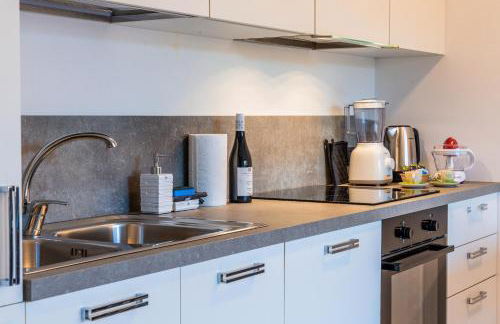 Monolago pool & view - Photo 9