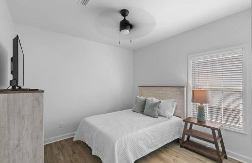 Hidden Lake Hideaway w/fenced in yard 3br 2 bath - Foto 32