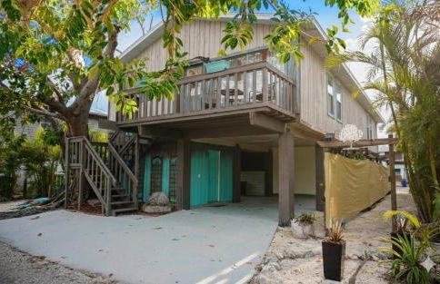 Anna Maria Island Tree House - Photo 1