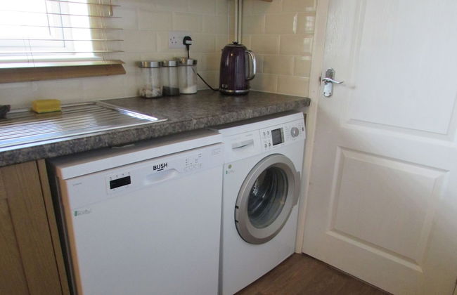 Spacious Detached Bungalow With Ample Parking - Foto 36