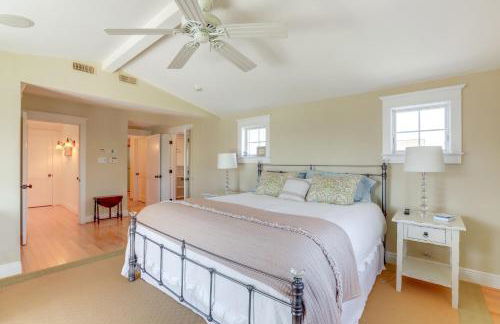 Spacious Avalon Beach House - 2 Blocks to Water! - Foto 12