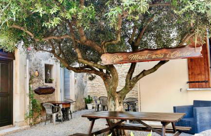 Les Gîtes sous l' Olivier en Camargue - Photo 1