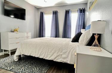 Stylish 3 bd townhouse near Disney with private pool. - Photo 25