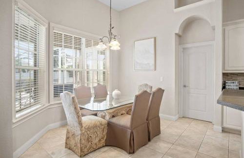 Luxury Heated Pool Home, Hot tub, King bed suite - Foto 42