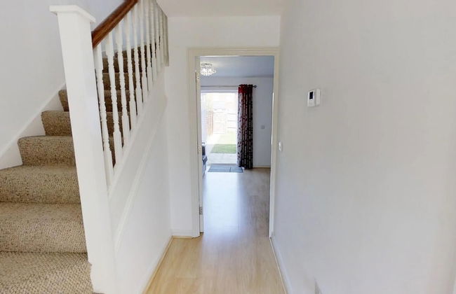 Stayzo - Cole Green Lane - Ideal for Your Next Staycation or Workcation Whole House With Wi-fi - Foto 3