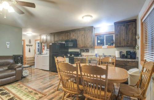 Family Cabin with Fire Pit - 25 Miles to Yellowstone - Foto 6