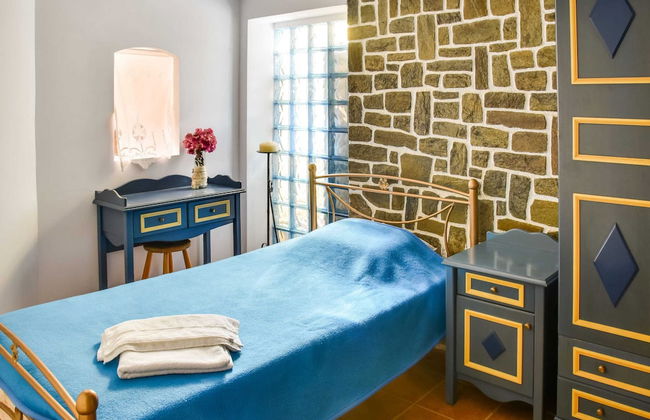 Alluring Holiday Home in Syros With Barbecue - Photo 4