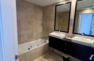 BEACHFRONT Penthouse Luxury - Photo 71