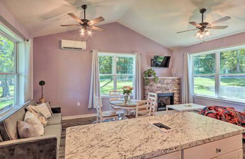 Relax Fireside! Retreat 16 Mi to Camelback Resort - Foto 10