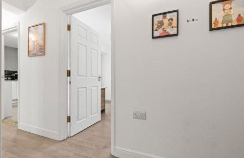 2 Cosy Bedroom Sleeps 6 02 Arena Perfect for Contractors Families and Groups - Photo 21