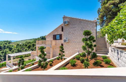 Villa Kadena - Luxury Seaside Villa with Private Heated Pool - Photo 77