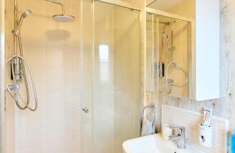 Lavish Lodge - Perfect for couples, families and contractors! - Foto 10