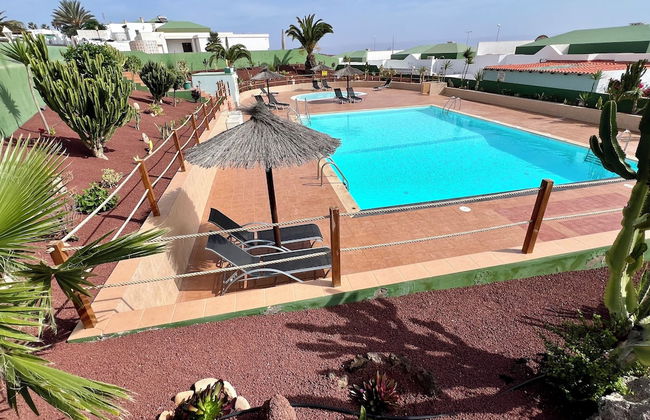 Sea View Bungalow with Communal Pool - Foto 54