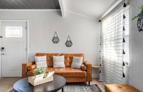 MODERN - Mins to Beach - Walk to Downtown - Free parking - Foto 4