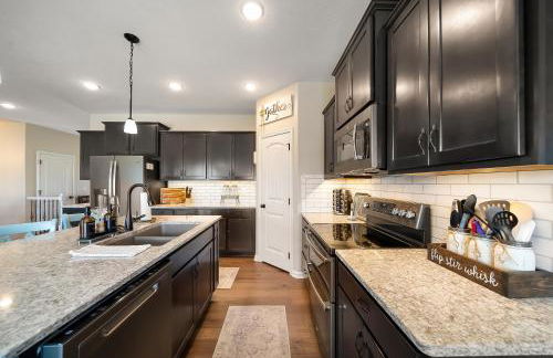 Spacious Country Farmhouse Retreat, Sleeps 16, Pool, Movie Room - Foto 30