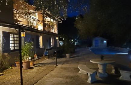 11m heated pool, beach 20 min, panorama views - Foto 7