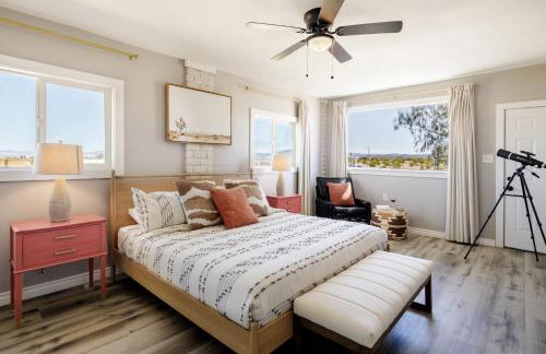 Mid-Century Magic with Mountain Views - Photo 4