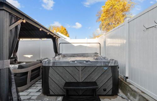 Imperial Porch Haven Cozy Fire Pit Fenced Yard - Foto 71