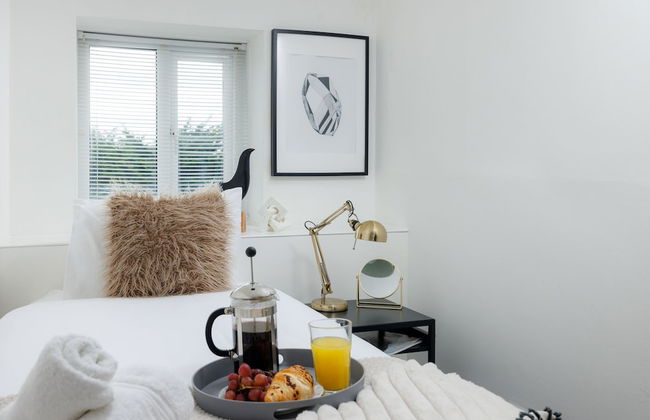 Modern 3 Bed Apartment - Parking - Foto 6