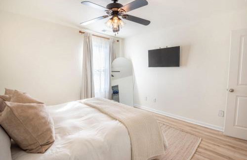 Coastal Retreat & Water Views - Minutes to CHS - Foto 23