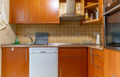 Beautiful 3 Bed Townhouse with landscaped communal pool area - Foto 14