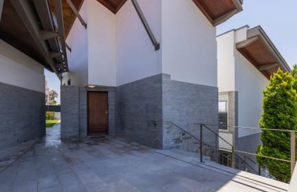 Estoril Oceanview Villa - Photo 5