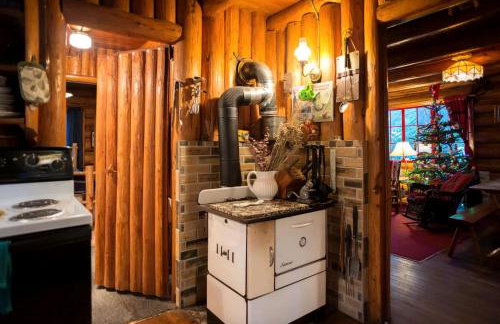 Romantic Log Cabin Rental with Hot Tub near Mount Hood, Oregon - Foto 14