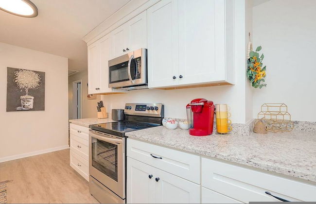 The Beehive New 4 Bedroom Listing Next to CNU - Foto 10