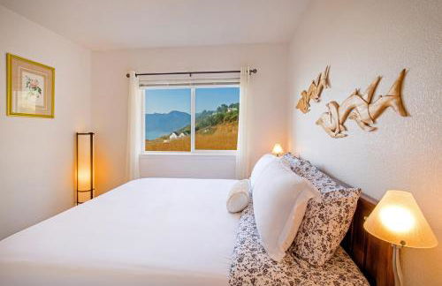 Magnificent Oceanview by OceanviewHotTubs Oceanfront! Shelter Cove, CA Tesla EV station - Foto 69