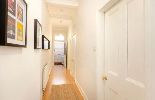 Refined 2-Bed Flat with Classic Edinburgh Charm - Foto 28