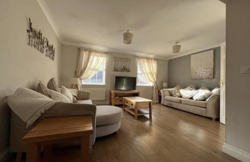 Holthart Town-House, Great for Groups, Families, Pets & Contractors - Photo 19