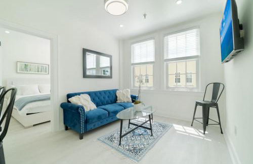 2BR Beachside Retreat with Pool - Foto 4