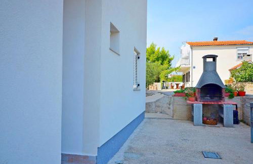 Apartments Mila Family With Pool - Photo 14