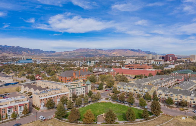 Urban Practicality! 3 Beds, Patios & Dog Friendly - Photo 42